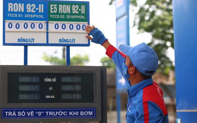 Petrolimex: Lãi ròng quý 2 tăng trưởng 48%, doanh thu 6 tháng đạt gần 100 nghìn tỷ đồng Petrolimex: Lãi ròng quý 2 tăng trưởng 48%, doanh thu 6 tháng đạt gần 100 nghìn tỷ đồng